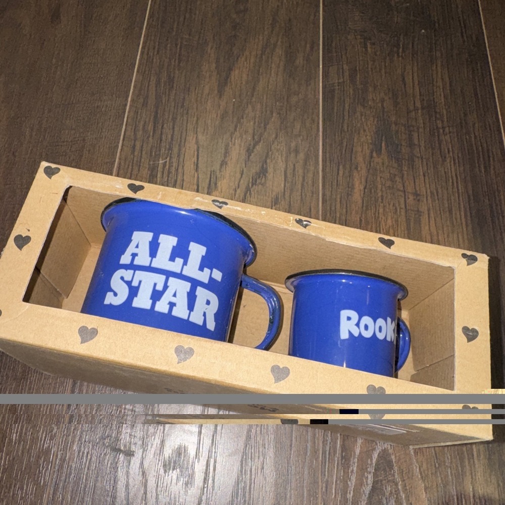 CMP Enamelware NWT SET OF 2 ENAMELWARE MUGS All STAR & Rookie